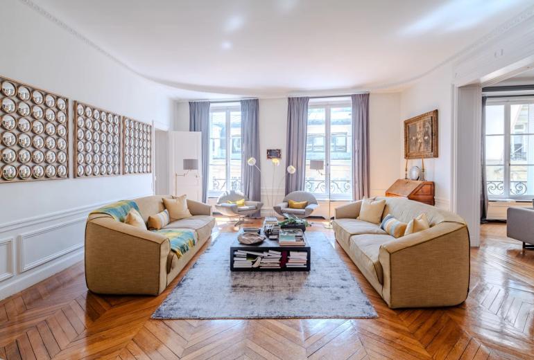 Par014 - Luxury apartment for sale on rue Galilée