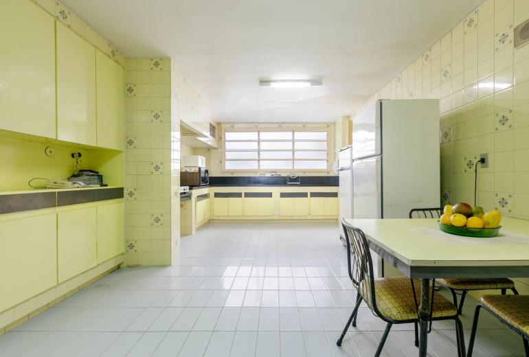 Rio276 - Grande apartamento no Arpoador