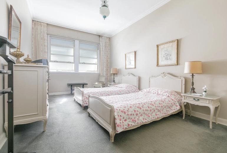 Rio276 - Large Seafront Apartment in Arpoador