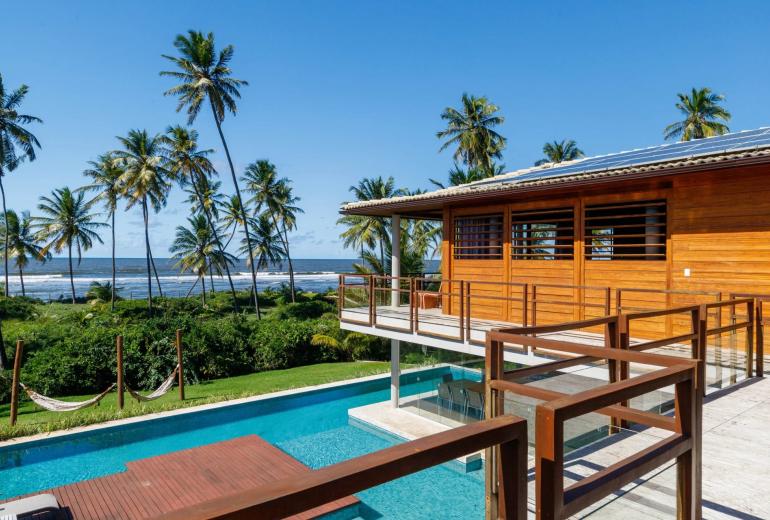 Bah421 - Beautiful sea front villa in Praia do Forte