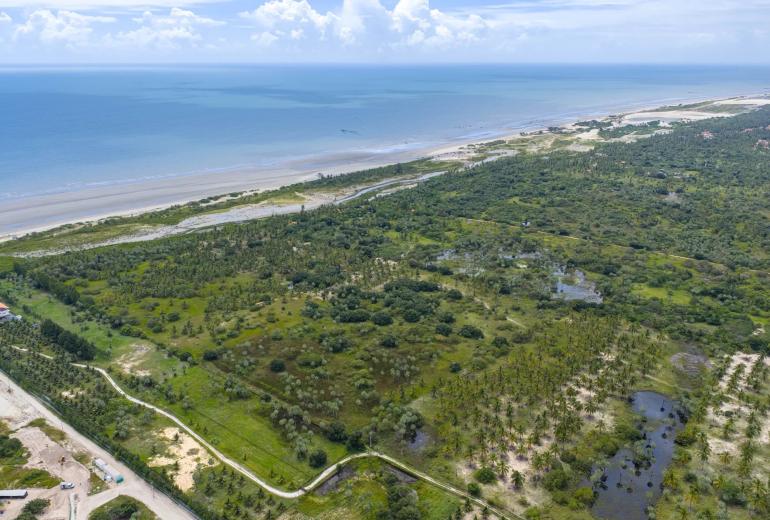 Cea072 - Último grande terreno de frente para o mar na praia de Preá