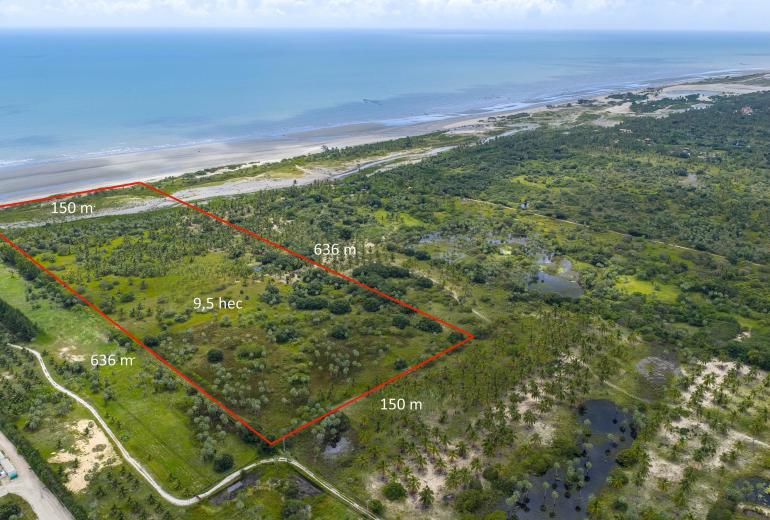 Pre001 - Last large plot of land facing the sea on Preá beach