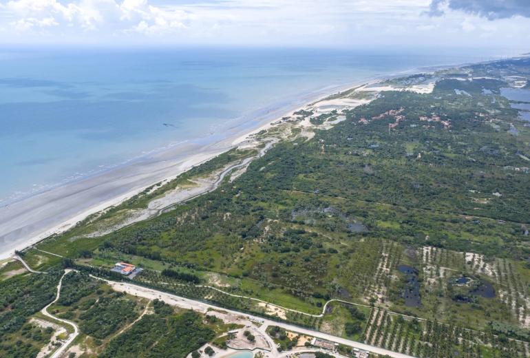 Cea072 - Último grande terreno de frente para o mar na praia de Preá