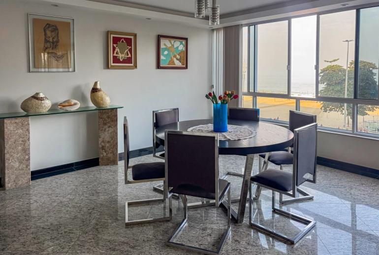 Rio393 - Charmoso apartamento beira-mar em Copacabana