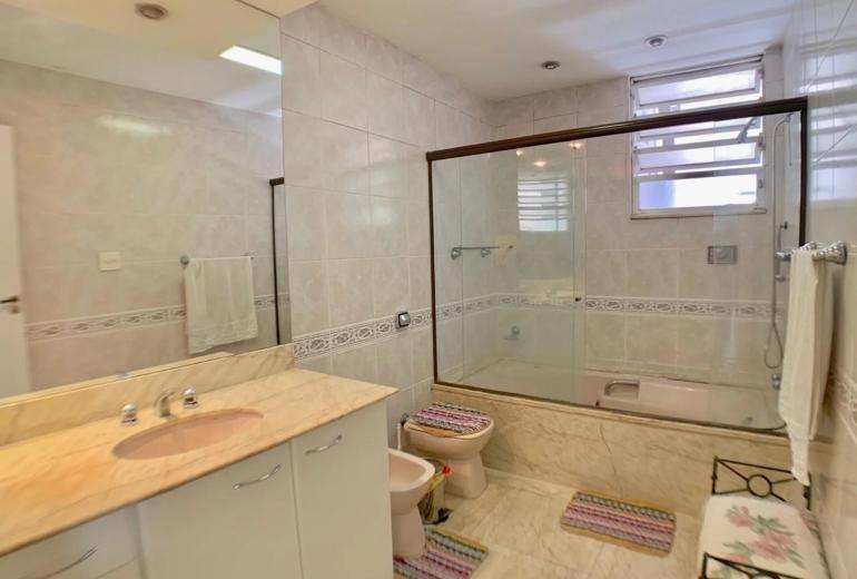 Rio396 - Spacious 4-bedroom apartment in Copacabana