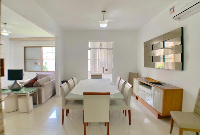 Rio396 - Spacious 4-bedroom apartment in Copacabana