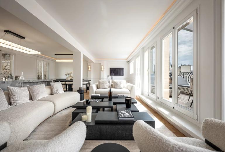 Par305 - Atico de 3 habitaciones en Paris 8