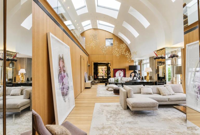 Par007 - Penthouse à vendre dans un Palace Parisien