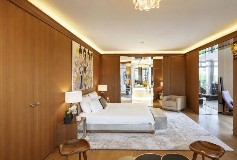Par007 - Penthouse à vendre dans un Palace Parisien
