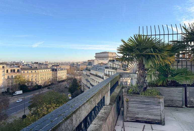 Par067 - Penthouse à rénover sur l'avenue Foch