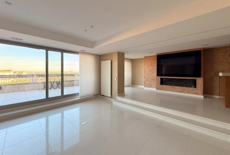 Par067 - Penthouse à rénover sur l'avenue Foch