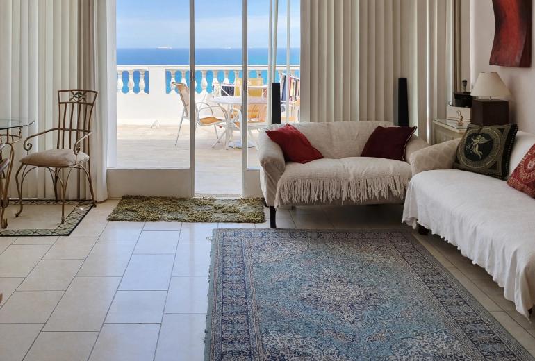 Rio480 - Beachfront penthouse in Copacabana