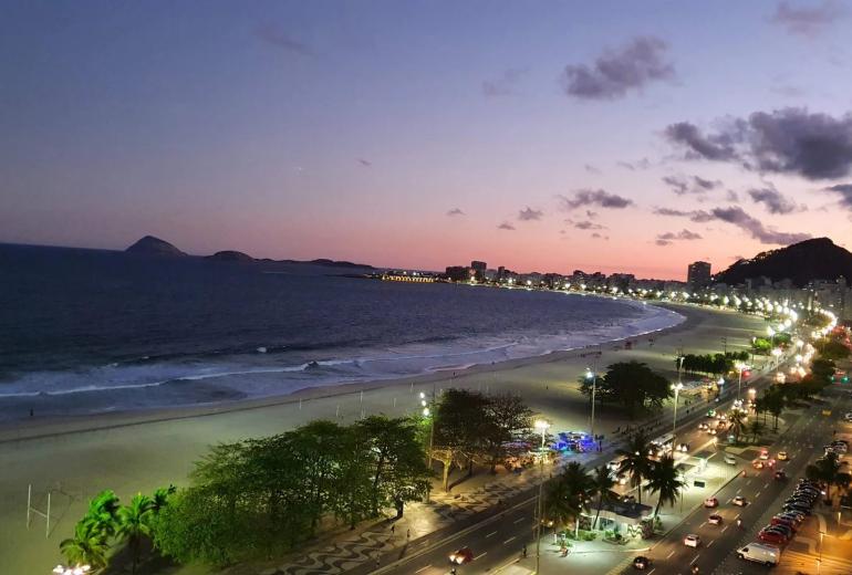 Rio480 – Seafront Penthouse in Copacabana