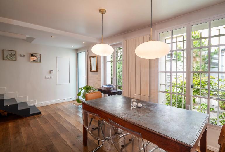 Par036 - Maison de ville avec terrasses en plein cœur du 17e arrondissement