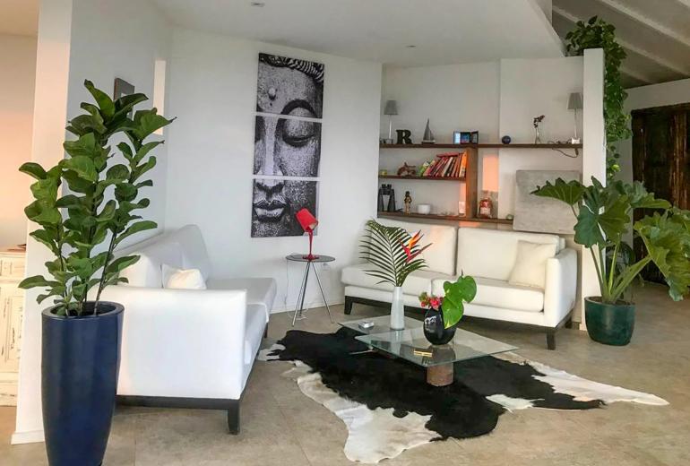 Buz059 – Casa com vista no Alto de Búzios