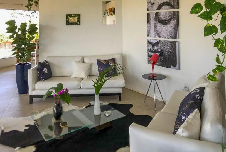 Buz059 – Casa com vista no Alto de Búzios