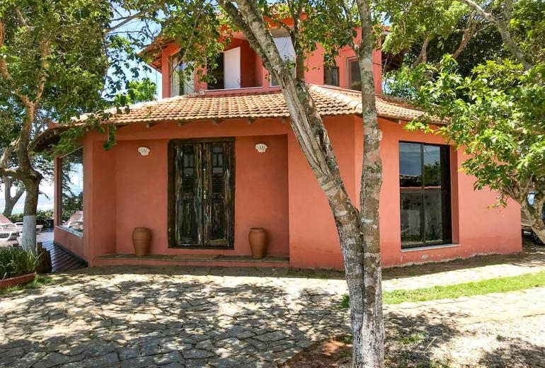 Buz059 – Casa com vista no Alto de Búzios