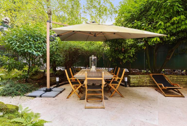 Par051 - Garden Apartment on Avenue Foch
