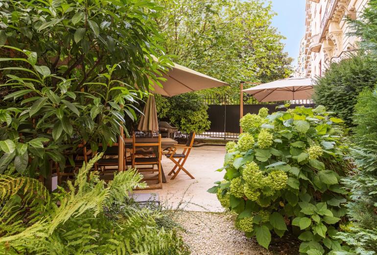 Par051 - Garden Apartment on Avenue Foch