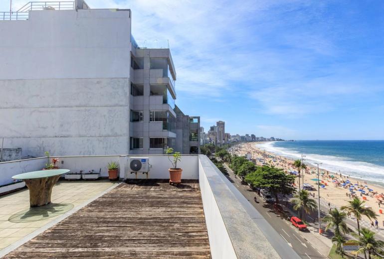 Rio463 - Cobertura duplex frente-mar no Leblon