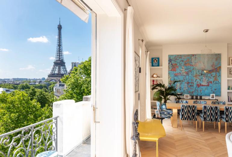 Par066 - Exceptional Paris Apartment with Panoramic Views