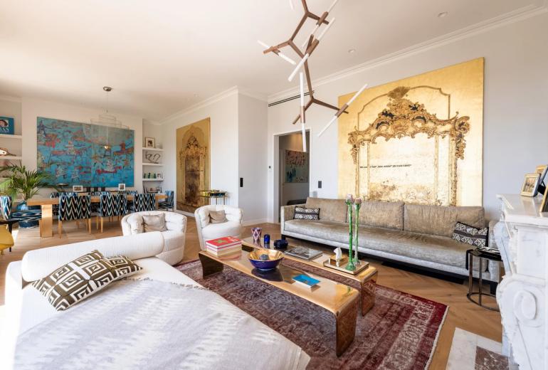 Par066 - Exceptional Paris Apartment with Panoramic Views
