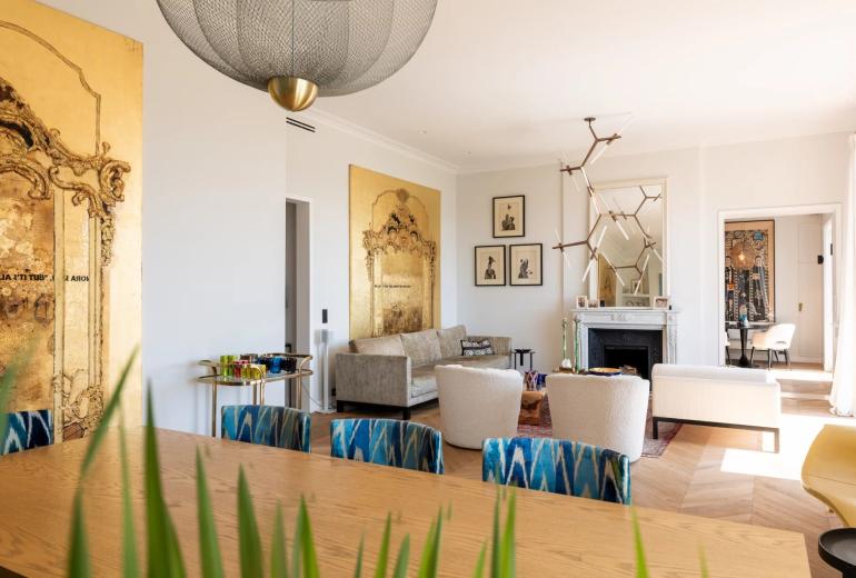 Par066 - Exceptional Paris Apartment with Panoramic Views