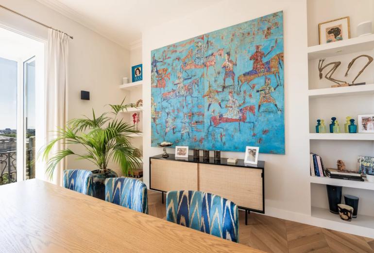 Par066 - Exceptional Paris Apartment with Panoramic Views