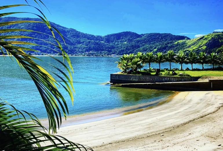 Ang104 - Demeure en Bord de Mer à Mangaratiba