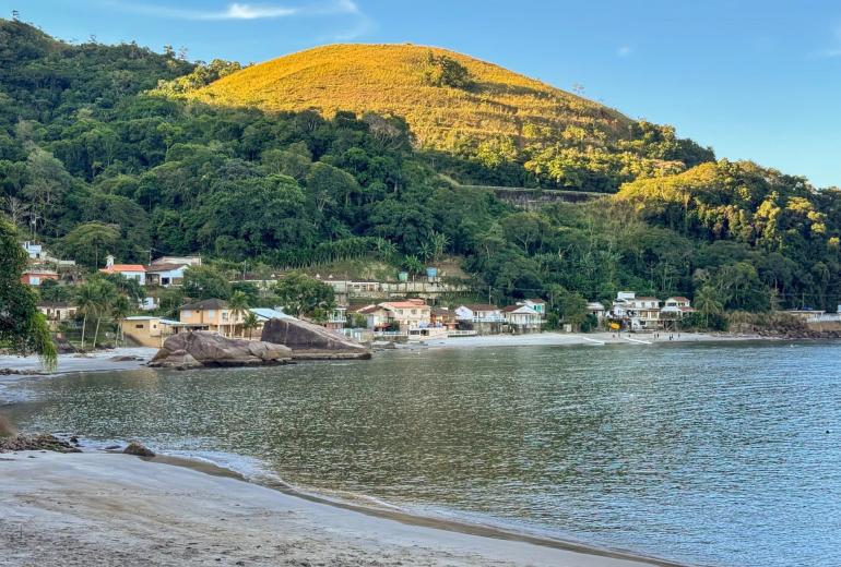 Ang104 - Demeure en Bord de Mer à Mangaratiba