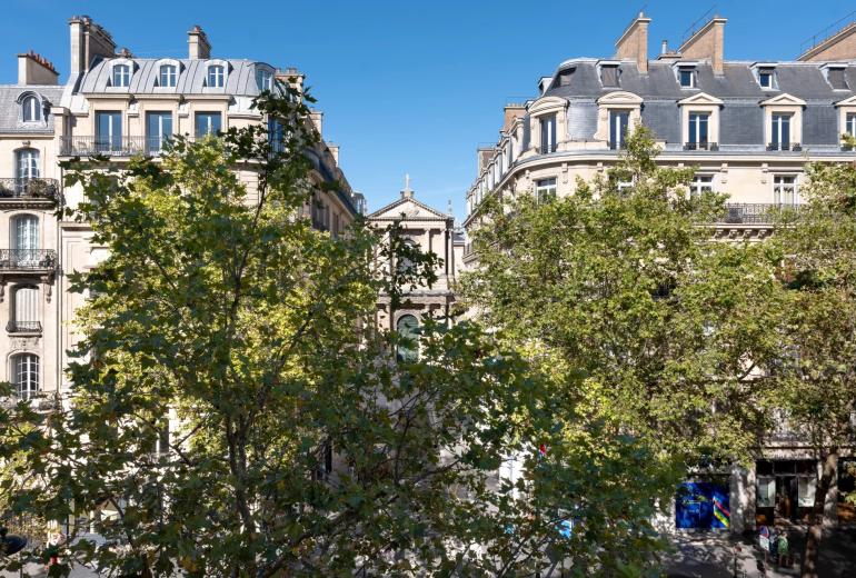Par070 - Exceptional Apartment in the Heart of Saint-Germain-des-Prés
