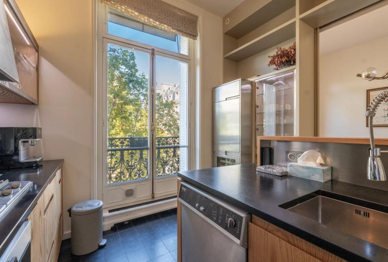 Par070 - Exceptional Apartment in the Heart of Saint-Germain-des-Prés