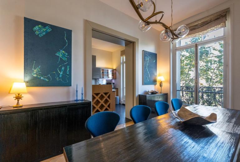 Par070 - Exceptional Apartment in the Heart of Saint-Germain-des-Prés
