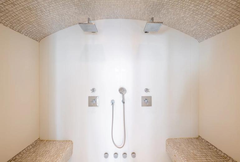 Par070 - Exceptional Apartment in the Heart of Saint-Germain-des-Prés
