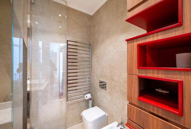 Par070 - Exceptional Apartment in the Heart of Saint-Germain-des-Prés
