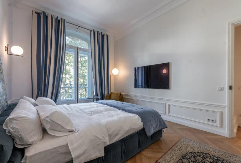 Par070 - Exceptional Apartment in the Heart of Saint-Germain-des-Prés
