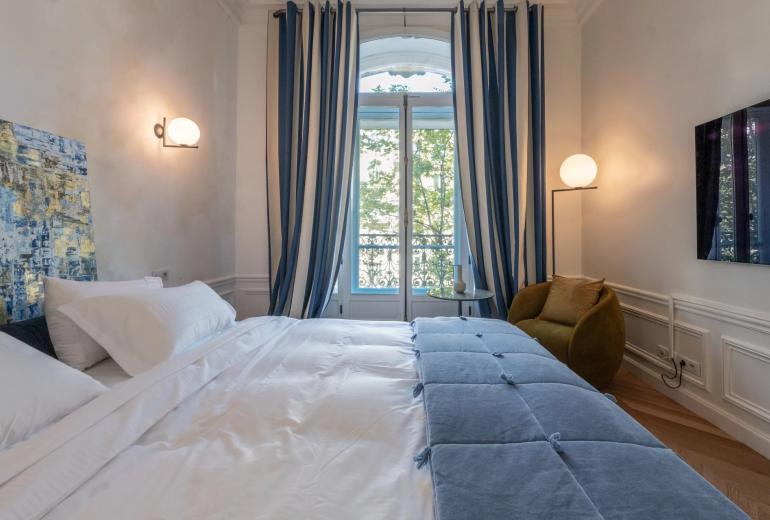 Par070 - Exceptional Apartment in the Heart of Saint-Germain-des-Prés