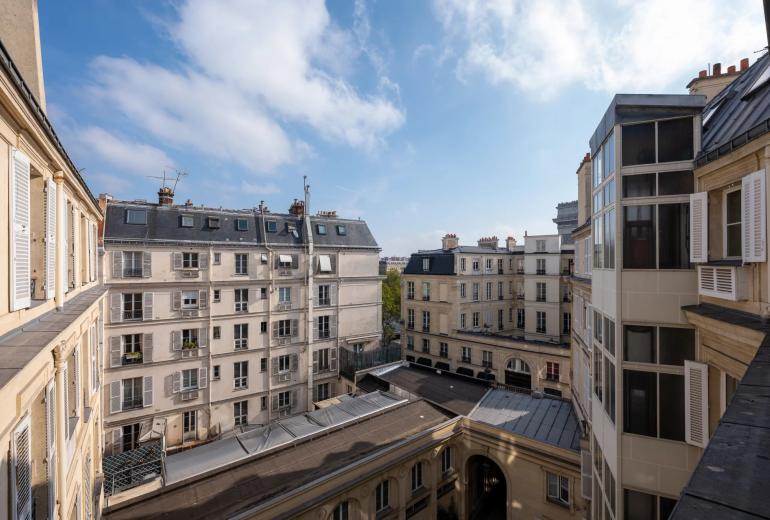 Par030 - Dernier étage avec vue Arc de Triomphe