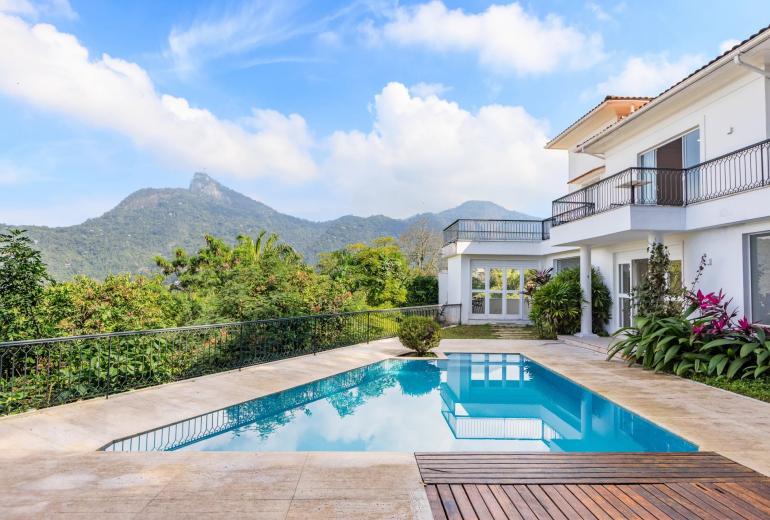 Rio096 - Unique Property in Laranjeiras – Iconic Views Over Rio