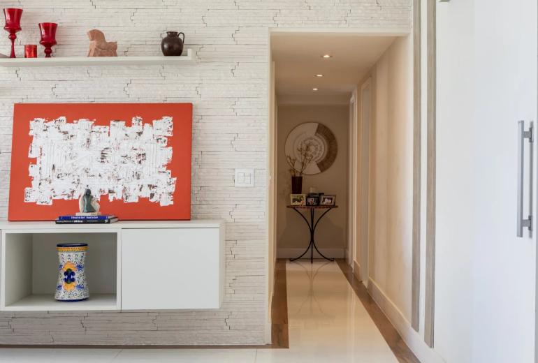 Rio363 - Oceanfront Apartment in Ipanema with 3 Suites