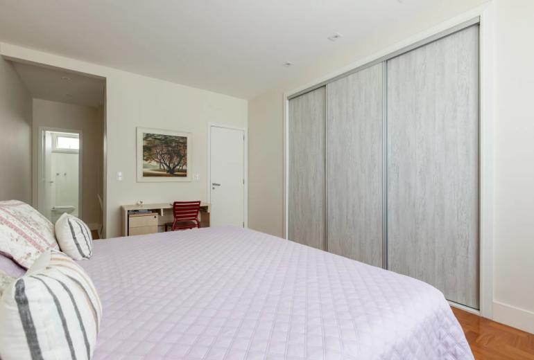 Rio363 - Oceanfront Apartment in Ipanema with 3 Suites