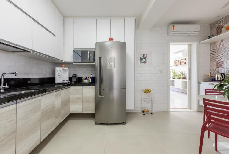 Rio363 - Oceanfront Apartment in Ipanema with 3 Suites