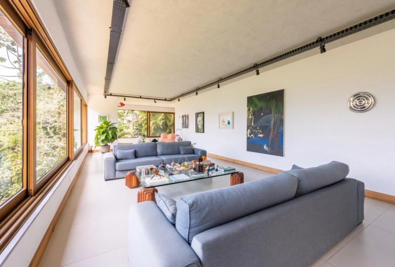 Rio095 - Spectacular villa atop São Conrado