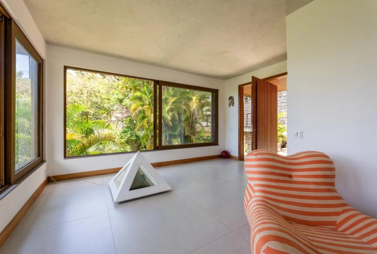 Rio095 - Spectacular villa atop São Conrado