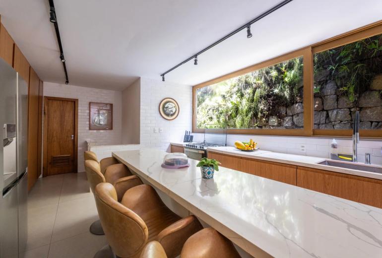 Rio095 - Spectacular villa atop São Conrado