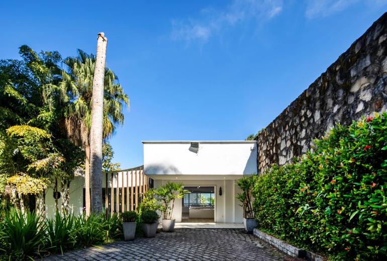 Ang019 - Amazing beach house by the sea in Angra dos Reis