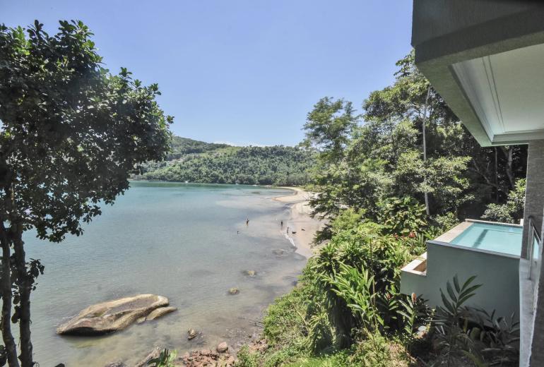 Ang013 - Propriété en bord de mer à Angra dos Reis