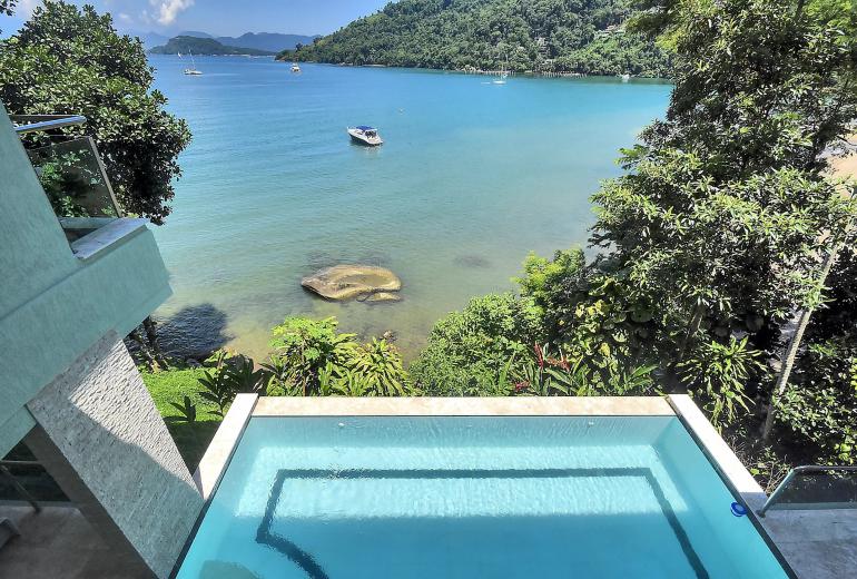Ang013 - Propriété en bord de mer à Angra dos Reis