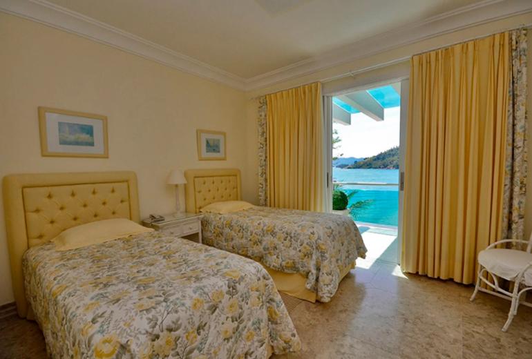 Ang046 - Villa frente al mar en Angra dos Reis