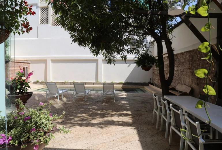 Car002 - Appartement de prestige avec piscine et terrasse